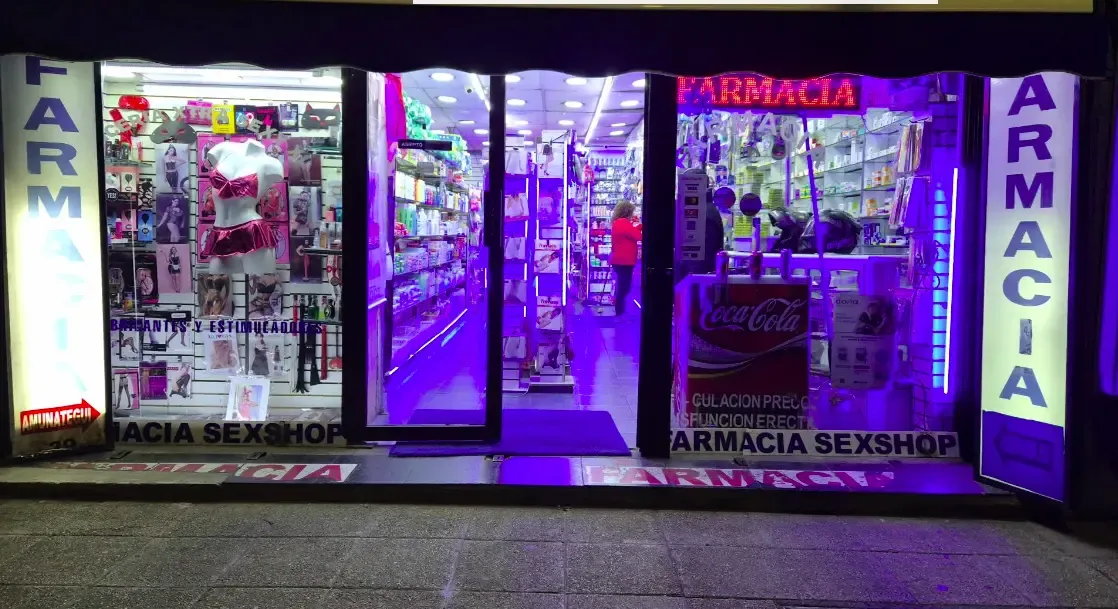 Fachada de la tienda Boutique Gallery en Amunátegui 339
