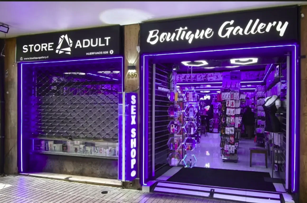 Fachada de la tienda Boutique Gallery en Huérfanos 686